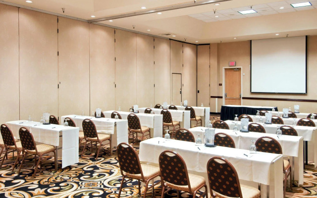 DoubleTree by Hilton Dallas - Richardson