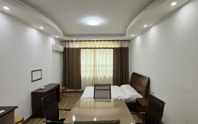 Huangmei Lvyin Business Hotel