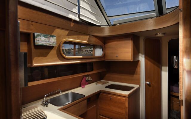 Blue II Yacht
