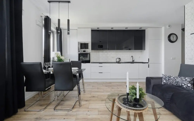 Stylish & Spacious Apartment by Renters