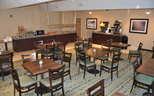 Comfort Inn & Suites Crystal Inn Sportsplex