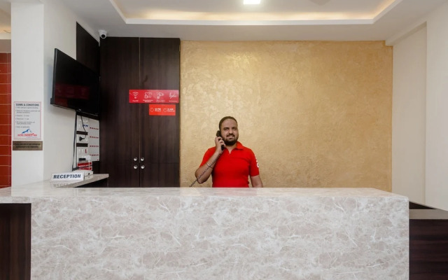 OYO 27896 Everest Inn