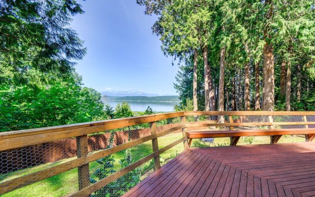 Charming Poulsbo Retreat: Hood Canal Views!