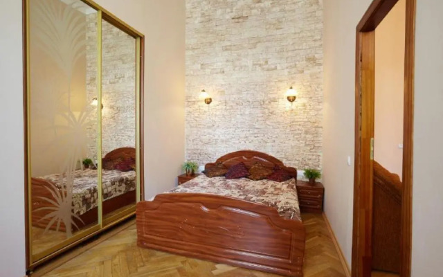 Театральная , 23 2х ком в историческом центре