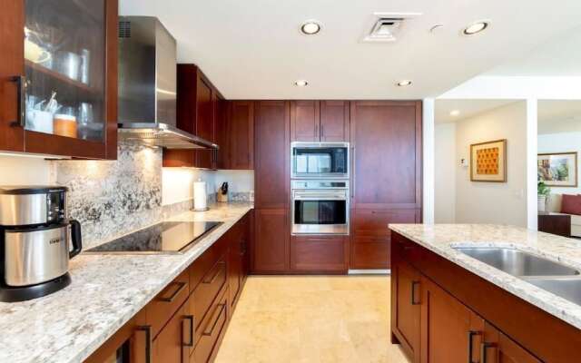 Jet Luxury @ The Trump Waikiki