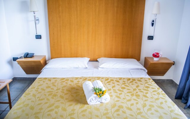 TH Le Castella - Baia degli Dei Village