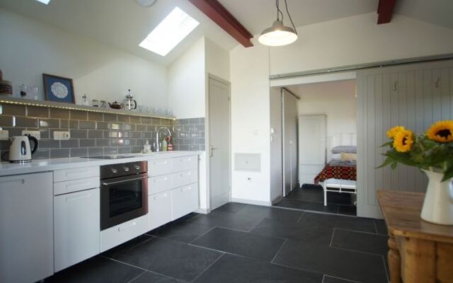 Holiday Home Cae Cwpwl