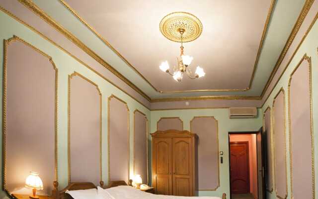 Hotel KRETA