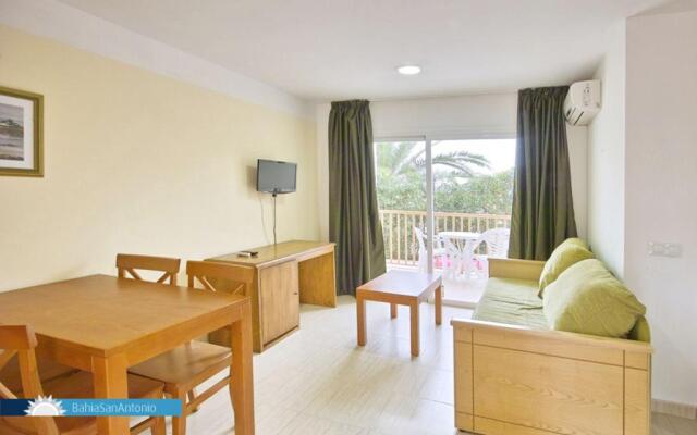 Apartamentos Bahia de San Antonio