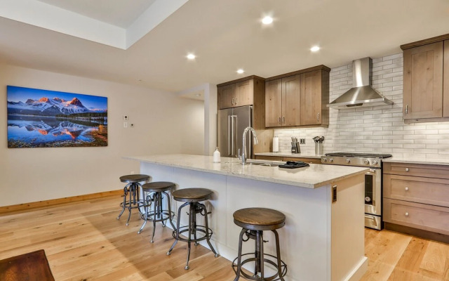 White Spruce Lodge by Spring Creek Vacations