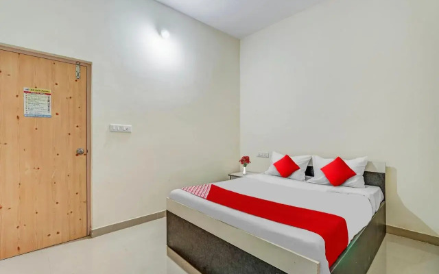 OYO Flagship 703044 Gn Nelli Rooms