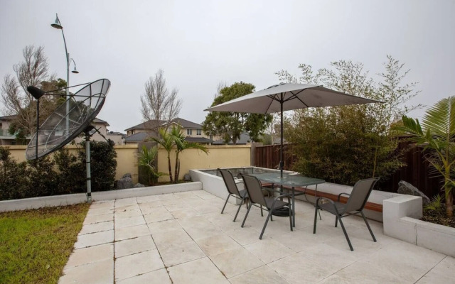 Superb Luxe 5BR House@point Cook Near Lake