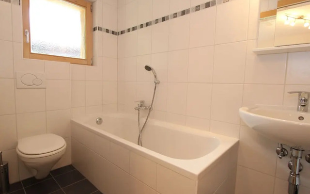 Luxury Chalet with Hot Tub in La Tzoumaz