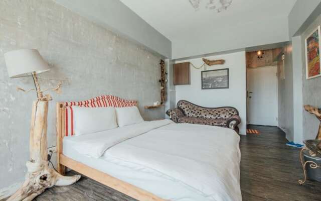 Lunar Sea Bed and Breakfast