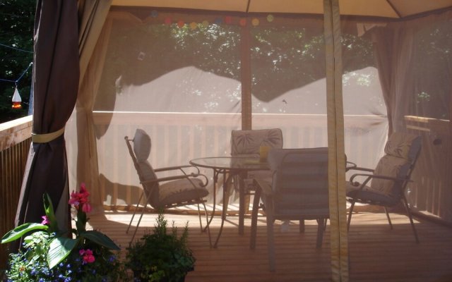 Elevate Rooms Chickadee Lodge