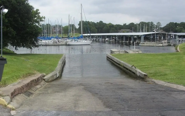 Southern Empress Lakeside Condominiums