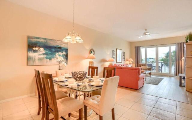 206 Harborview Grande