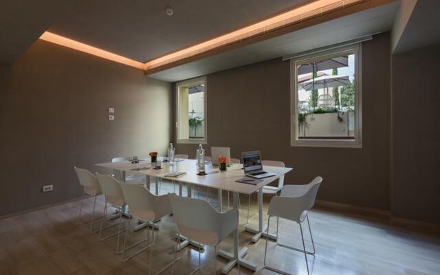 Glance Hotel In Florence