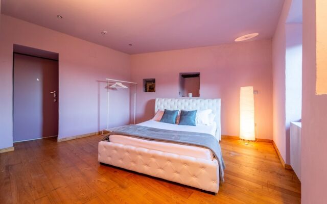 Petra Apartment in Civenna by Wonderful Italy