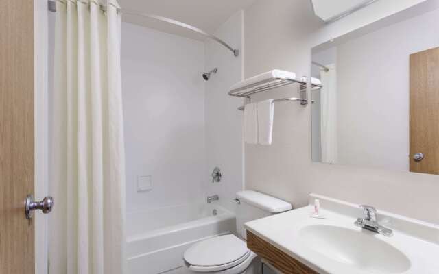Super 8 by Wyndham Dumfries/Quantico
