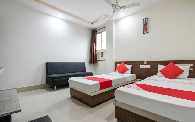 Hotel Aarav Plaza by OYO Rooms