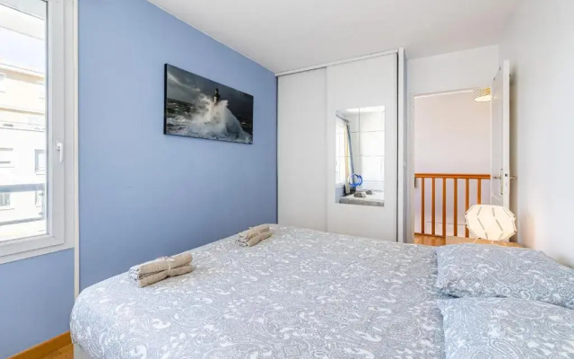 La Joliette; Duplex 2 chambres, PARKING INCLUS+ Terrasse+ ascenseur