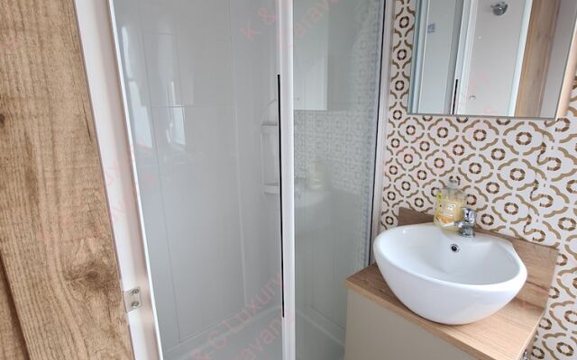 Stunning Platinum Caravan in Rhyl 2 Mins to Beach