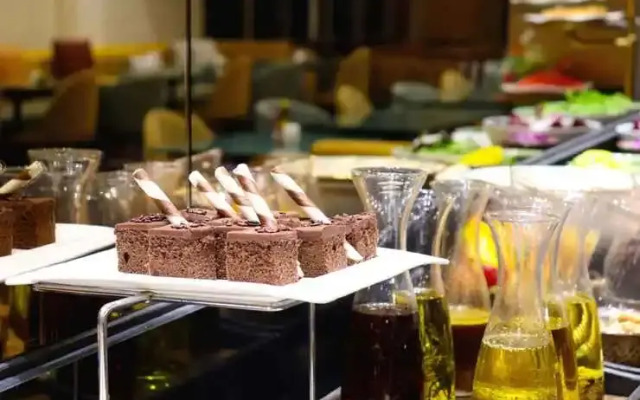 The Quarter Saphankhwai by UHG