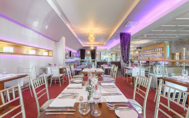 Raheen Woods Hotel