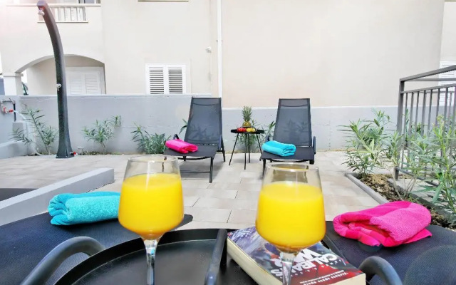 Bacan Family Apartments
