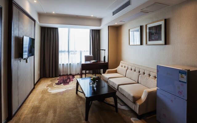 Huzhou Wealth Hotel