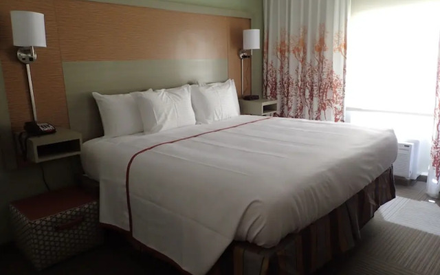 Country Hearth Inn & Suites - Columbia