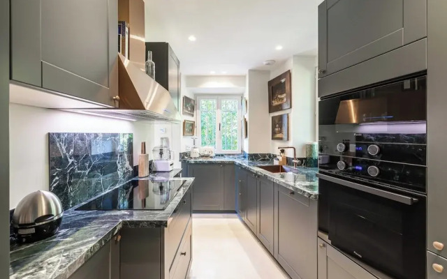 Luxurious Villa With Heated Pool 5br/10p - Cannes
