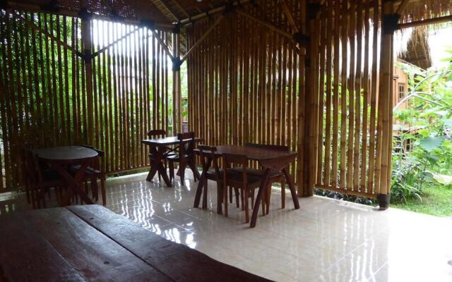 Shibui Garden Bungalows and Restaurant