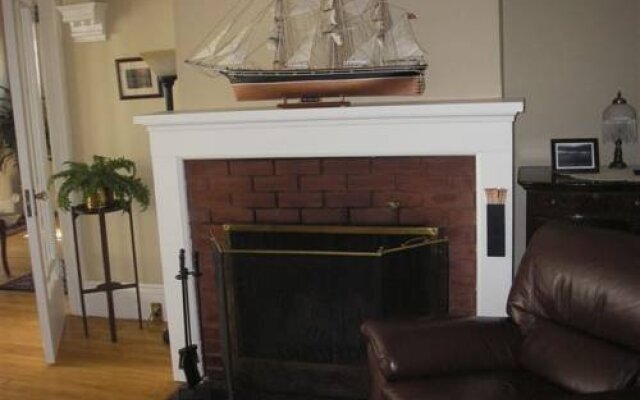 Bennett House Bed & Breakfast