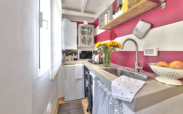 Santo Spirito Romantic by Mmega