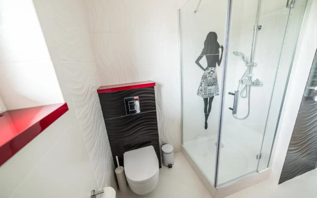 Silver One Apartments