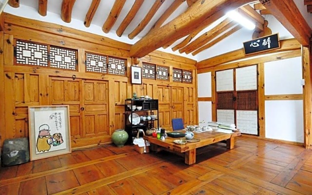 Gallery Jin Hanok Guesthouse