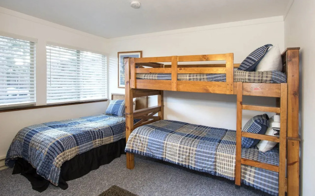 Mammoth Estates - 4 Seasons of Beauty w/ Amenities!