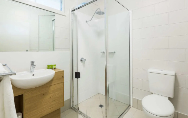 Nightcap at Edge Hill Tavern