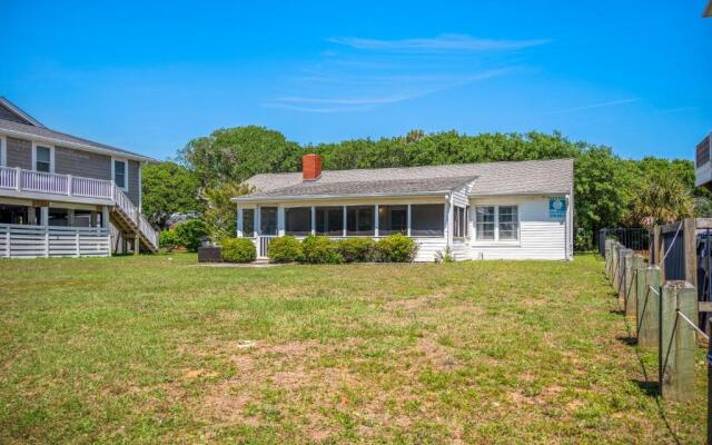 Papas Place by Oak Island Accommodations