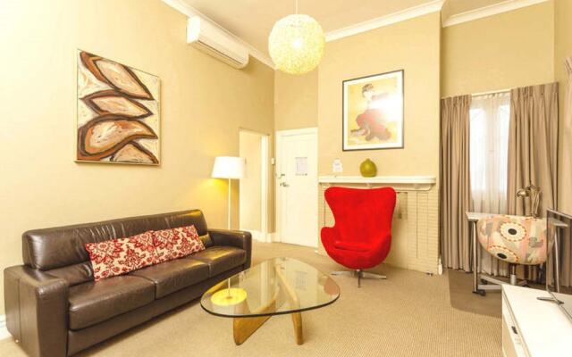 The Club Motel and Apartments