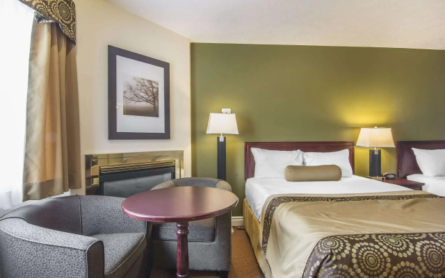 Econo Lodge Inn & Suites