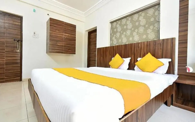FabHotel Shangrila Elite