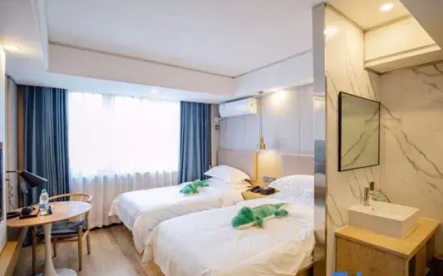 Yue Hai Jing Cheng Bo Yue Hotel