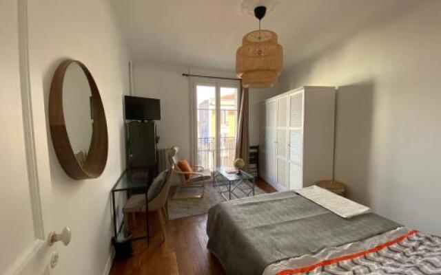 Grande chambre privative à 20 minutes de Paris