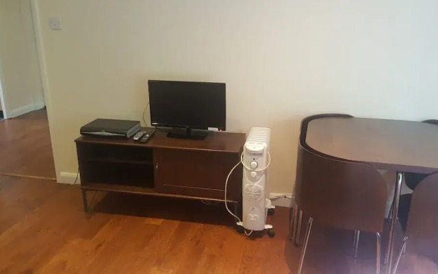 Dragon - North Woodside Apartment 1 Bedroom Home
