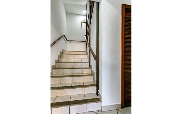 Apto com sacada e churrasq 260m Praia Brava COI302