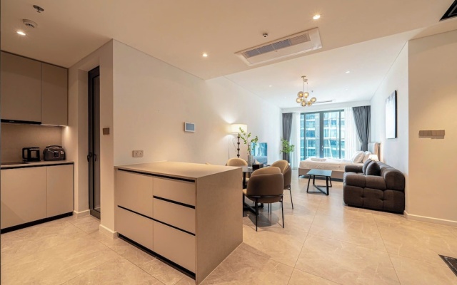 The CREST Premier Residence – Guest Rooms – Ho Chi Minh City