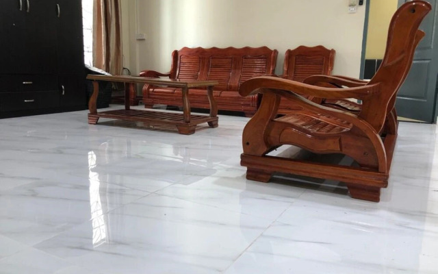 OYO 90342 Sena Home Homestay #828